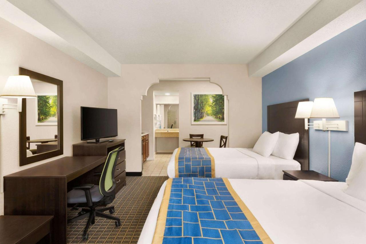 Days & By Wyndham Midtown 2* Savannah