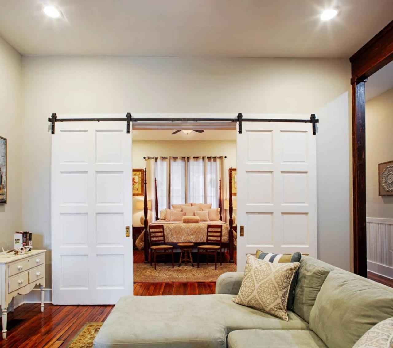 414 Waldburg A - Newly Renovated Apt With Outdoor Space! *