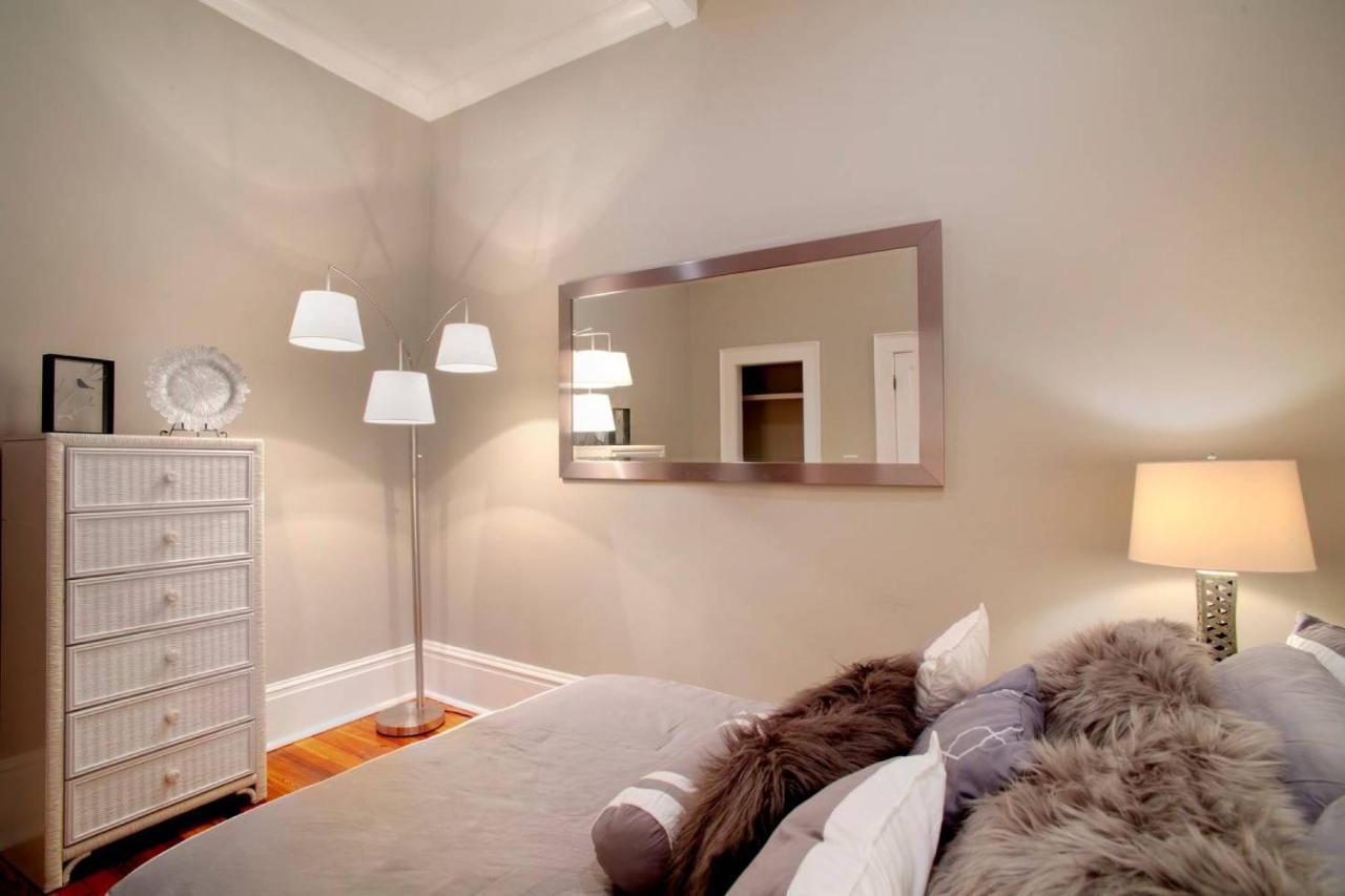 201 York #2 - Newly Renovated Parkside Apt! * Savannah