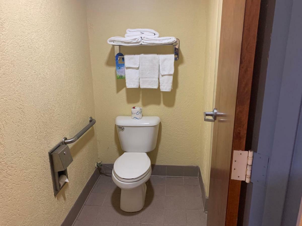 6 Ga Gateway & I95 Hotel Savannah