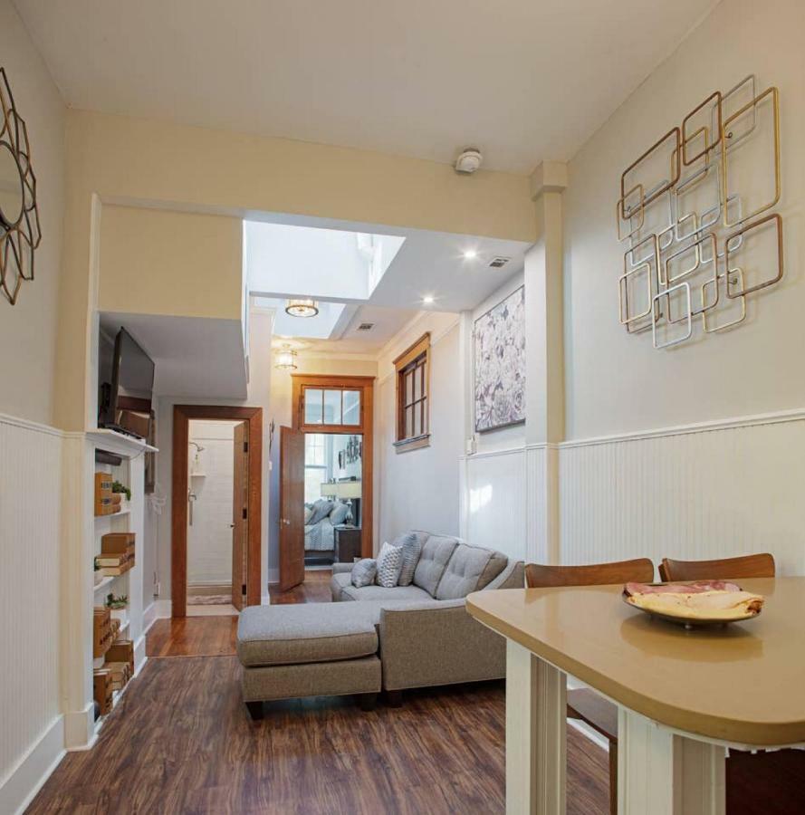 101 E Waldburg - Cozy Just Off Of Forsyth Park Bed & Breakfast