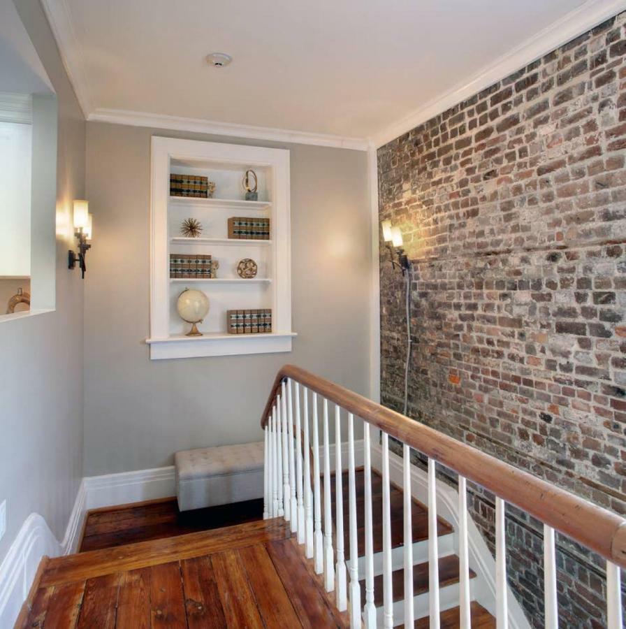 Apartment Sprawling Penthouse With Rooftop Deck Blocks From The River Savannah