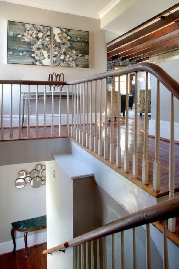 Sprawling Penthouse With Rooftop Deck Blocks From The River Savannah