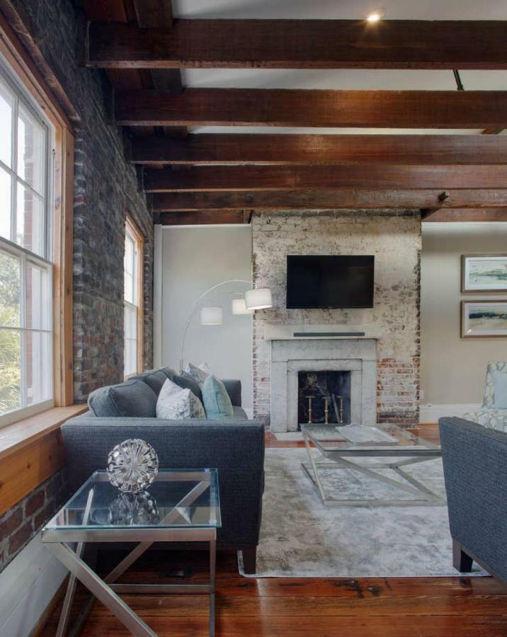 Sprawling Penthouse With Rooftop Deck Blocks From The River