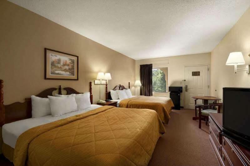 Days & By Wyndham Midtown 2*
