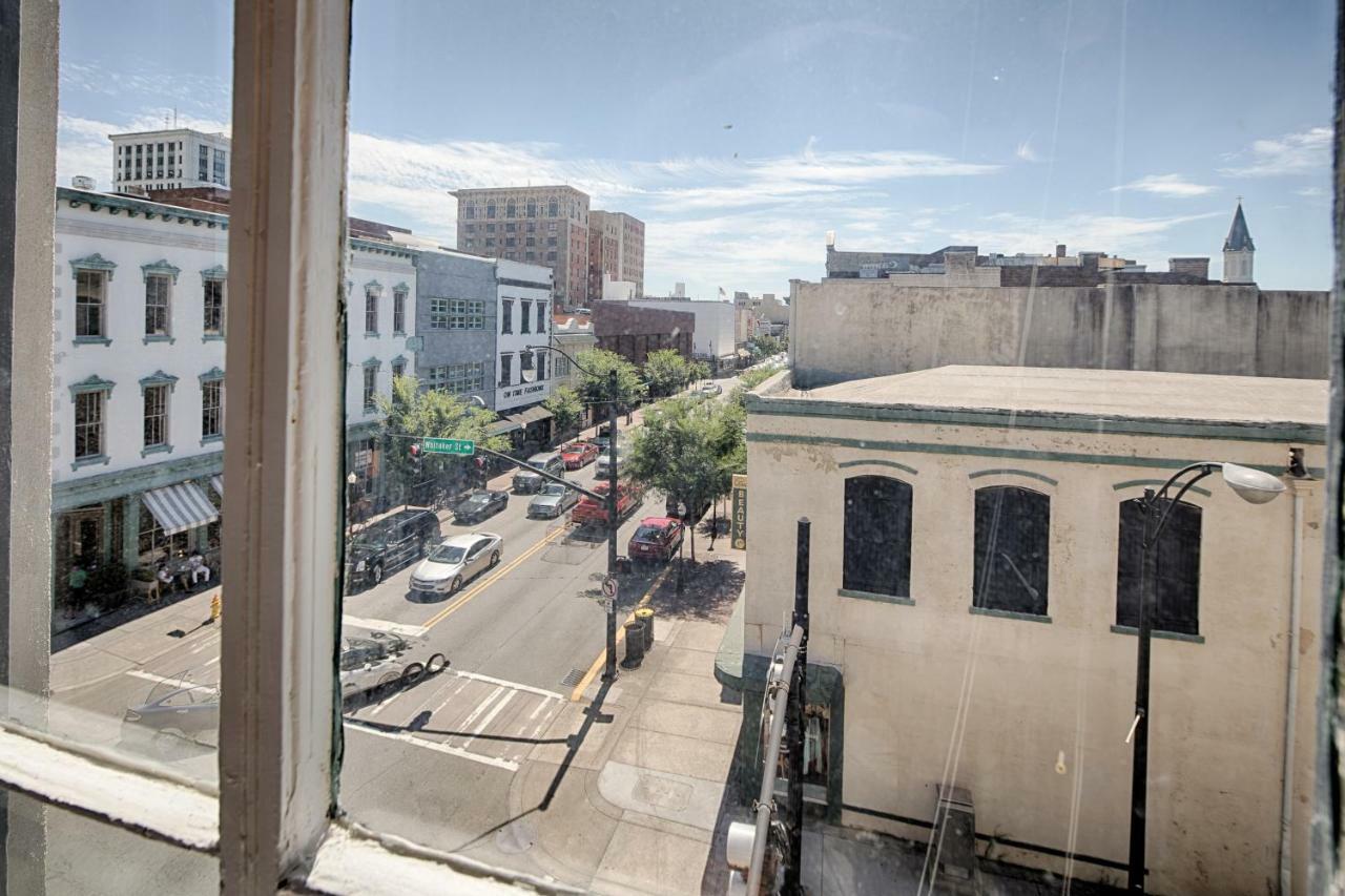 Apartment View On Broughton *