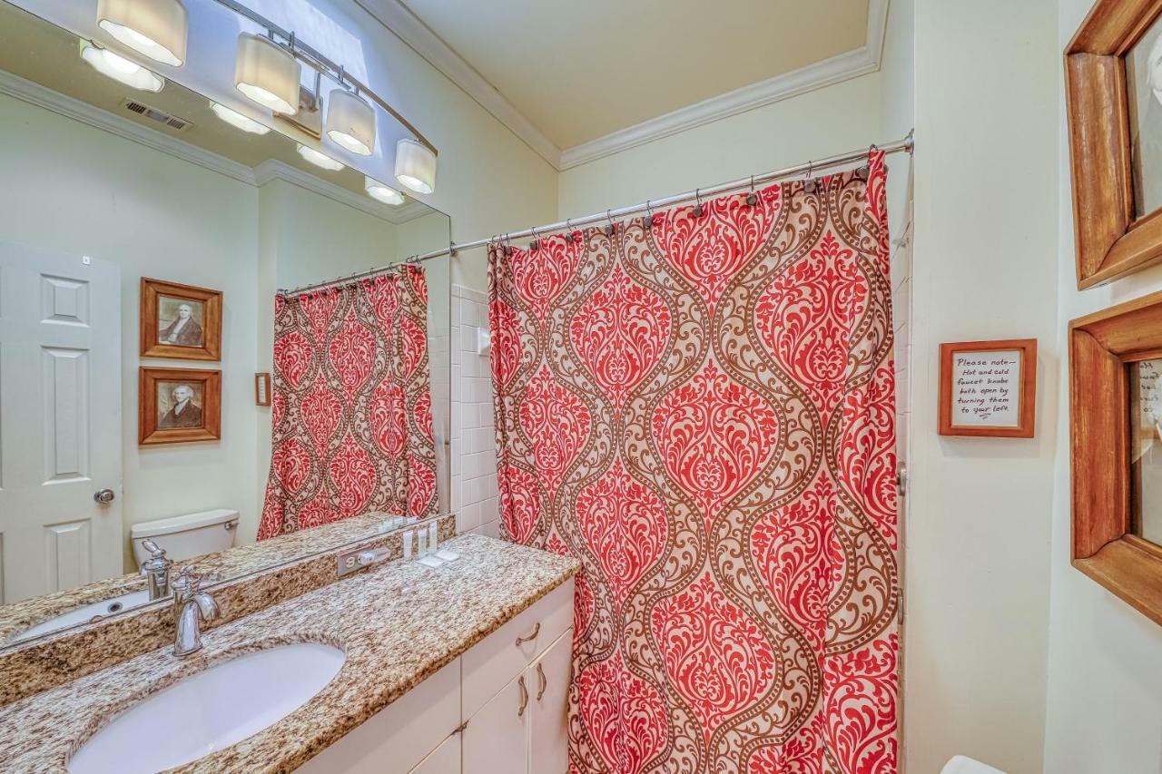 Lark Holiday home Savannah