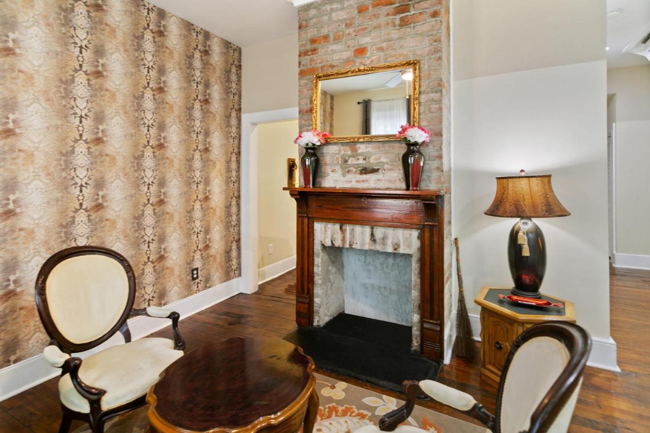 Magic 3-bedroom Townhouse On Forsyth Holiday home Savannah