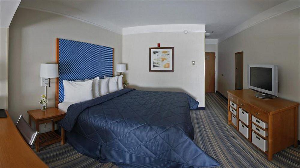 Spark By Hilton Airport 2* Savannah