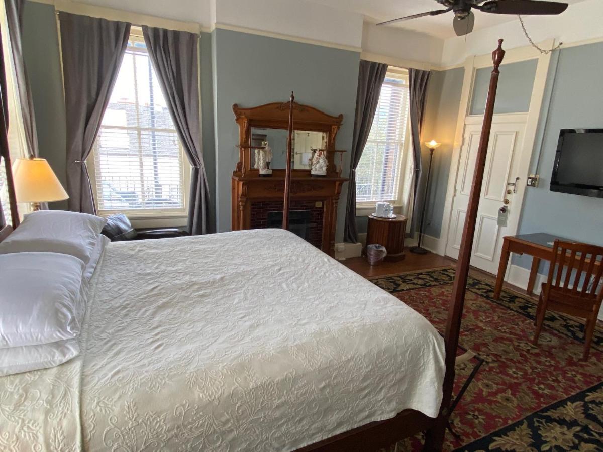 Foley House 4*