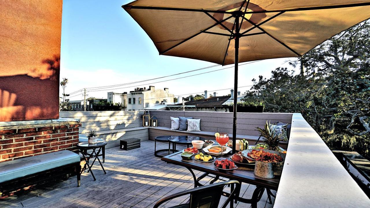 Sprawling Penthouse With Rooftop Deck Blocks From The River Apartment