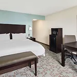 Hampton Inn & Suites Savannah-Airport