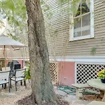 Elegant 2 Bed Directly On Forsyth Park