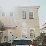 Green Palm Inn