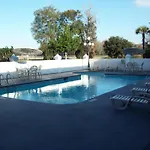 Days Inn By Wyndham Savannah Airport