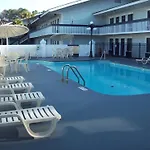 Days Inn By Wyndham Savannah Airport