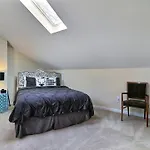 Pickett\'S Place
