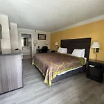 Super 8 By Wyndham Savannah
