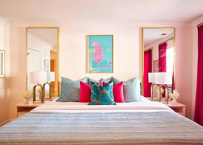 Sleeps 16! Walk To Broughton And River Street!-1-3