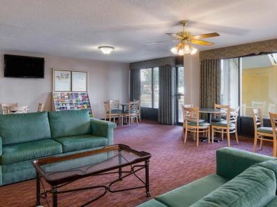 Lodge Super 8 By Wyndham Savannah Savannah