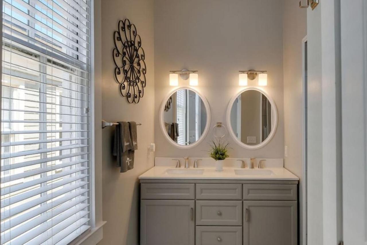 111 Waldburg Street Beautifully Renovated Historic 5 Bedroom 5 Bath Savannah