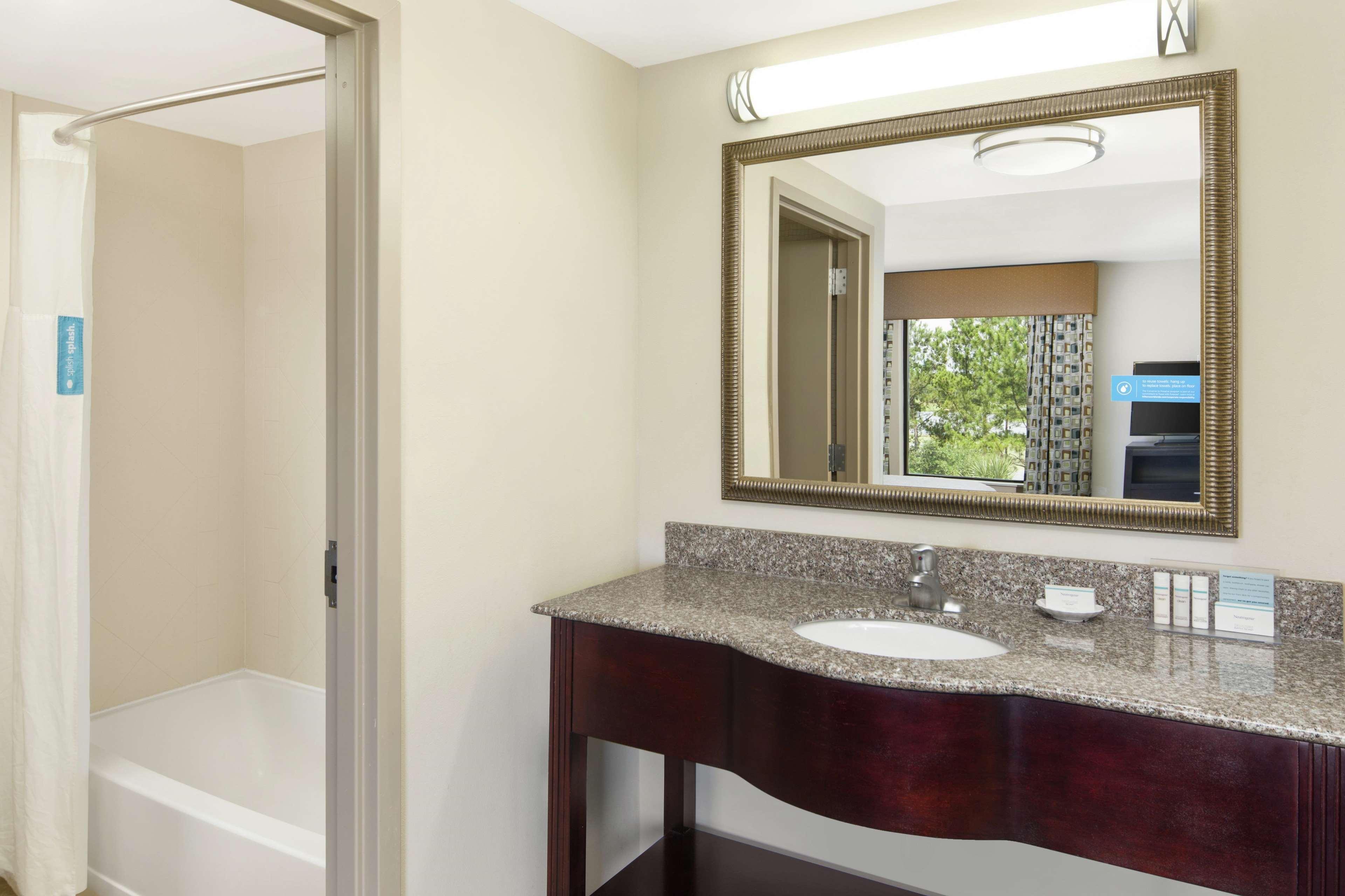 Hotel Hampton & Savannah-airport 2*