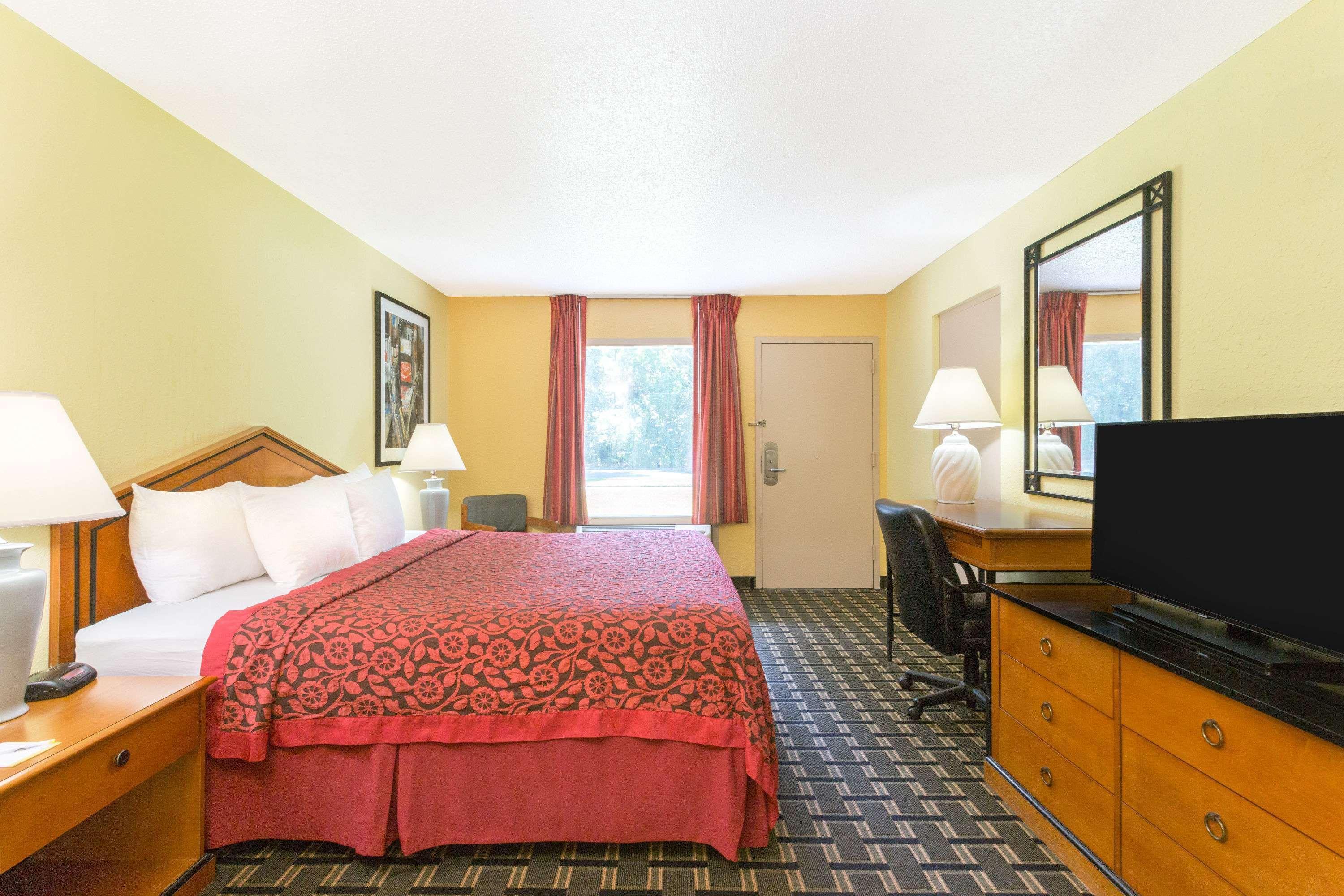 Days By Wyndham Airport