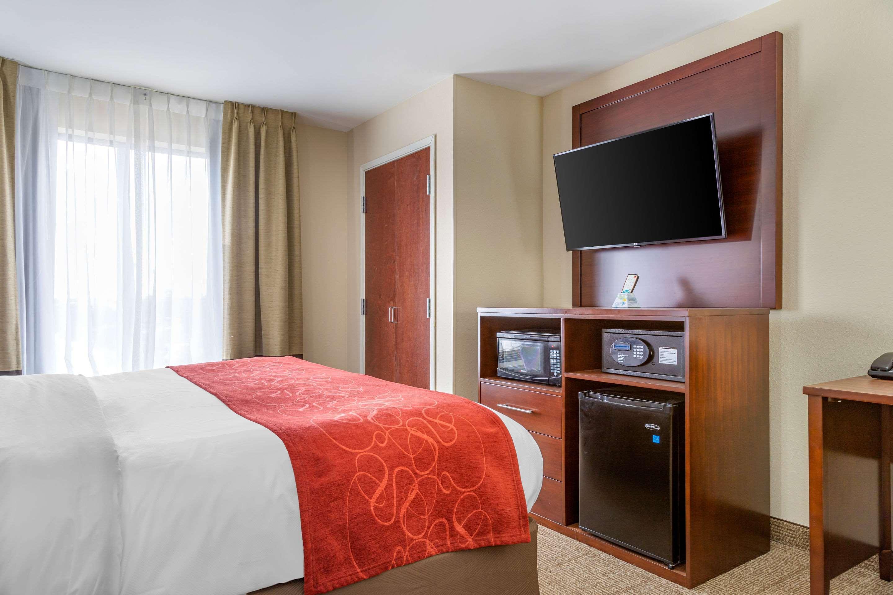 Comfort Gateway I-95 Hotel