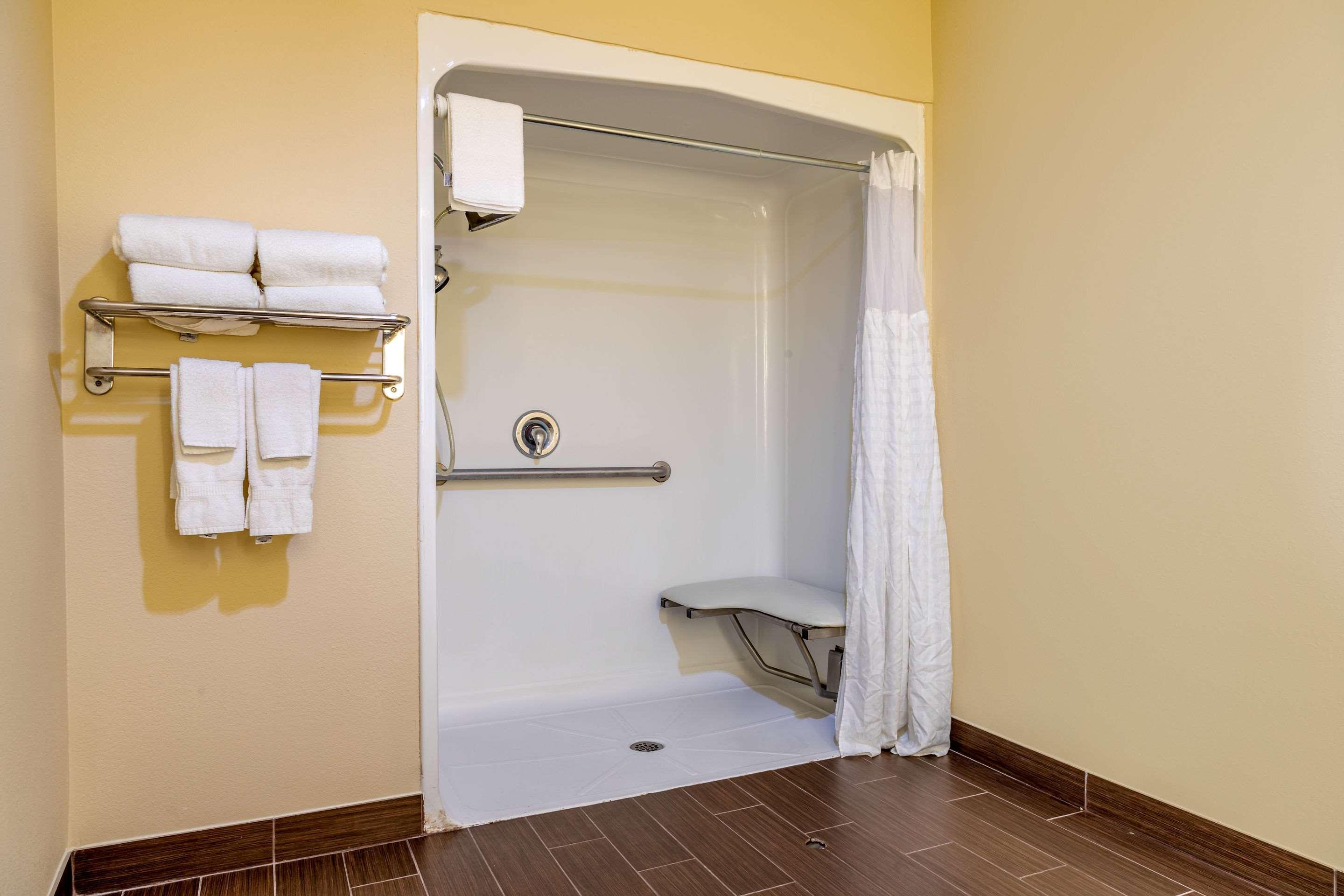 Comfort Gateway I-95 Hotel