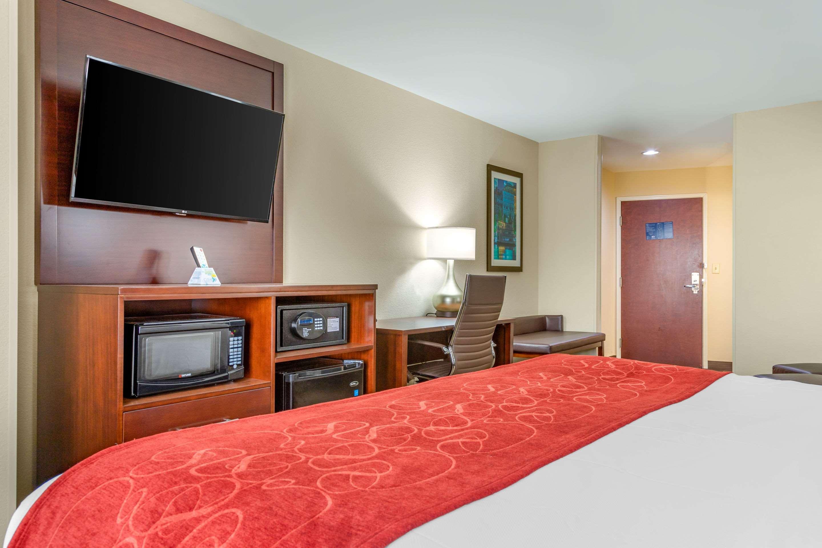 Comfort Gateway I-95 Hotel