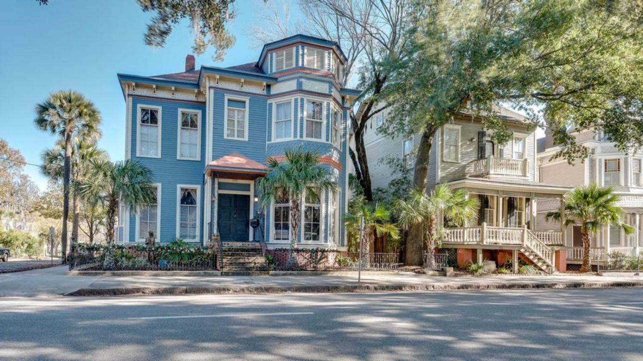 Elegant 2 Bed Directly On Forsyth Park *