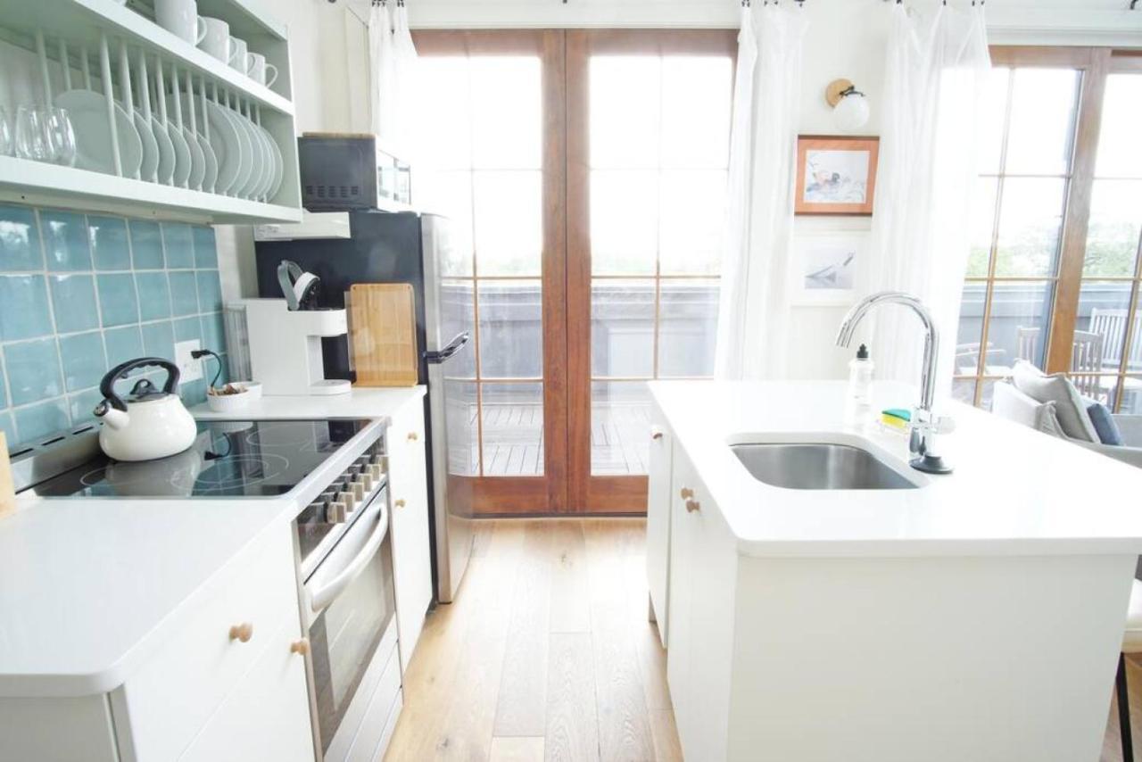 Top-floor 2 Bedroom In Downtown Apartment