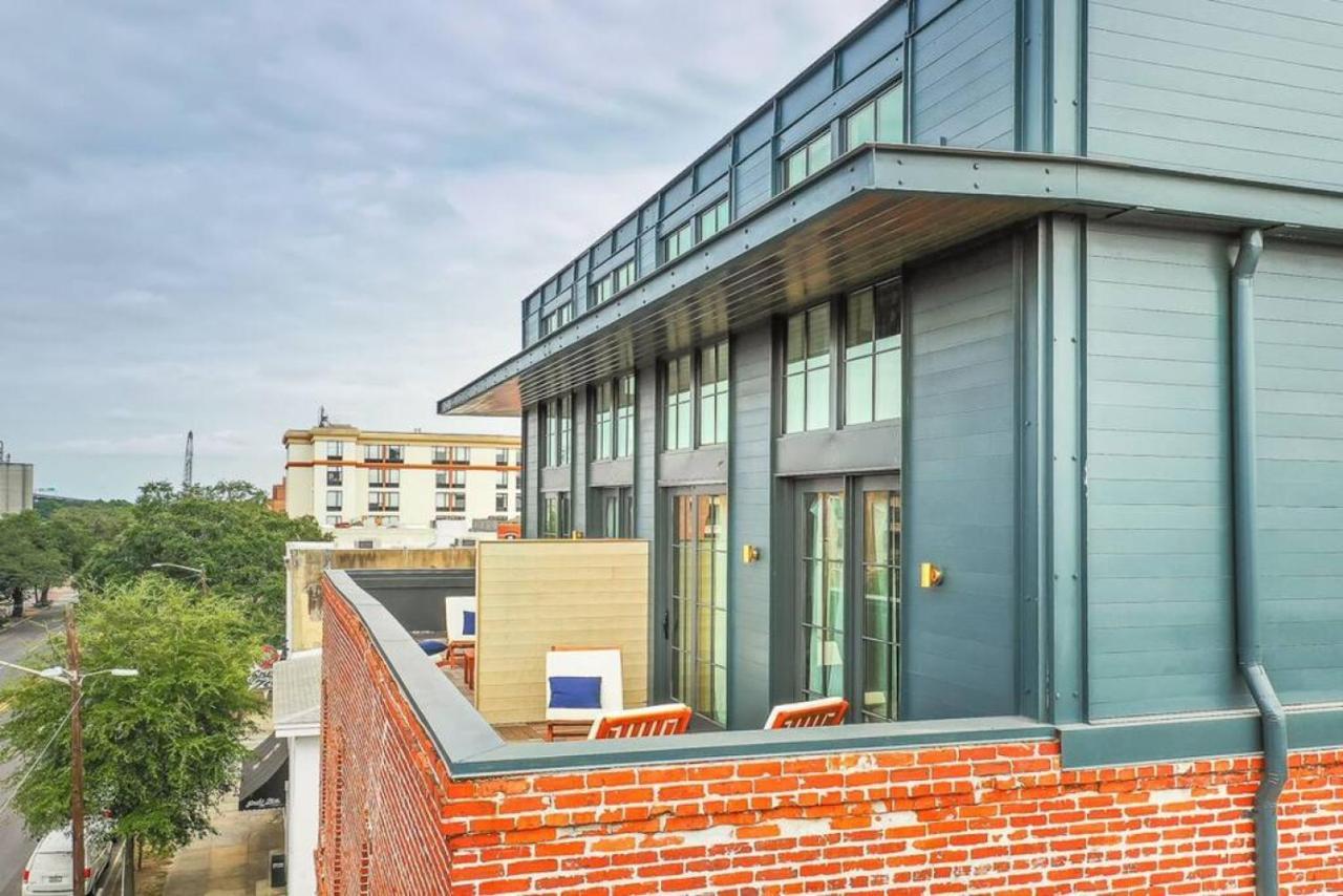 Apartment Top-floor 2 Bedroom In Downtown *
