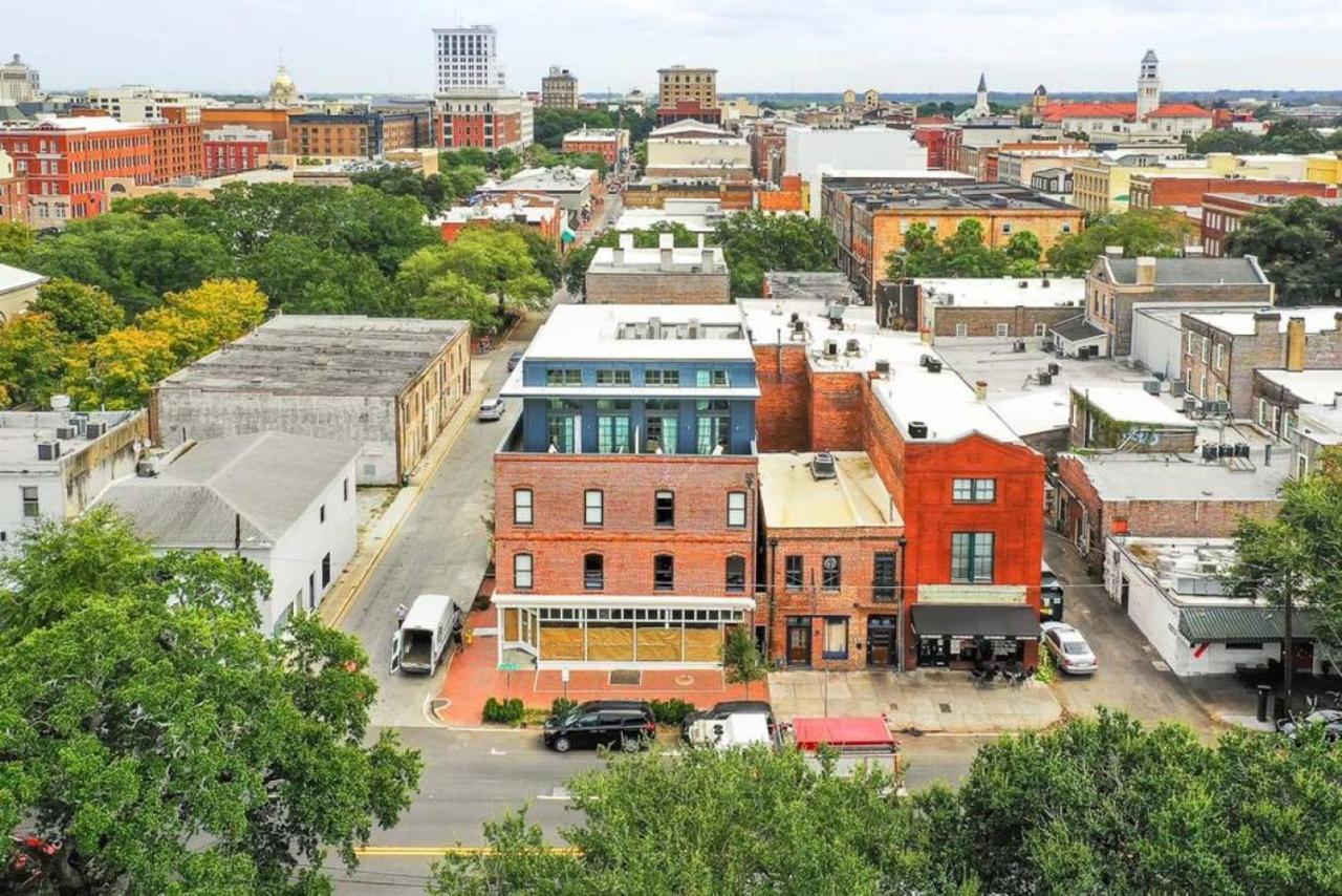 Top-floor 2 Bedroom In Downtown *