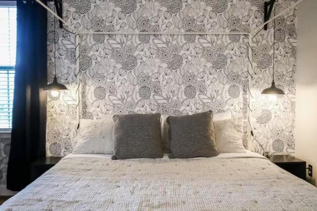 Honey, I'm Near - Seen On Hgtv *