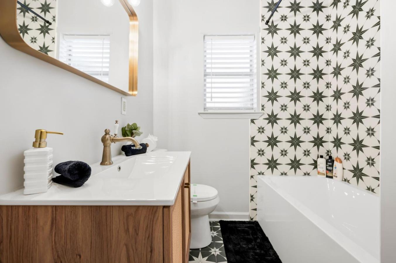 Private Patio - 5 Mins To Forsyth & Dt - Sleeps 10 Savannah