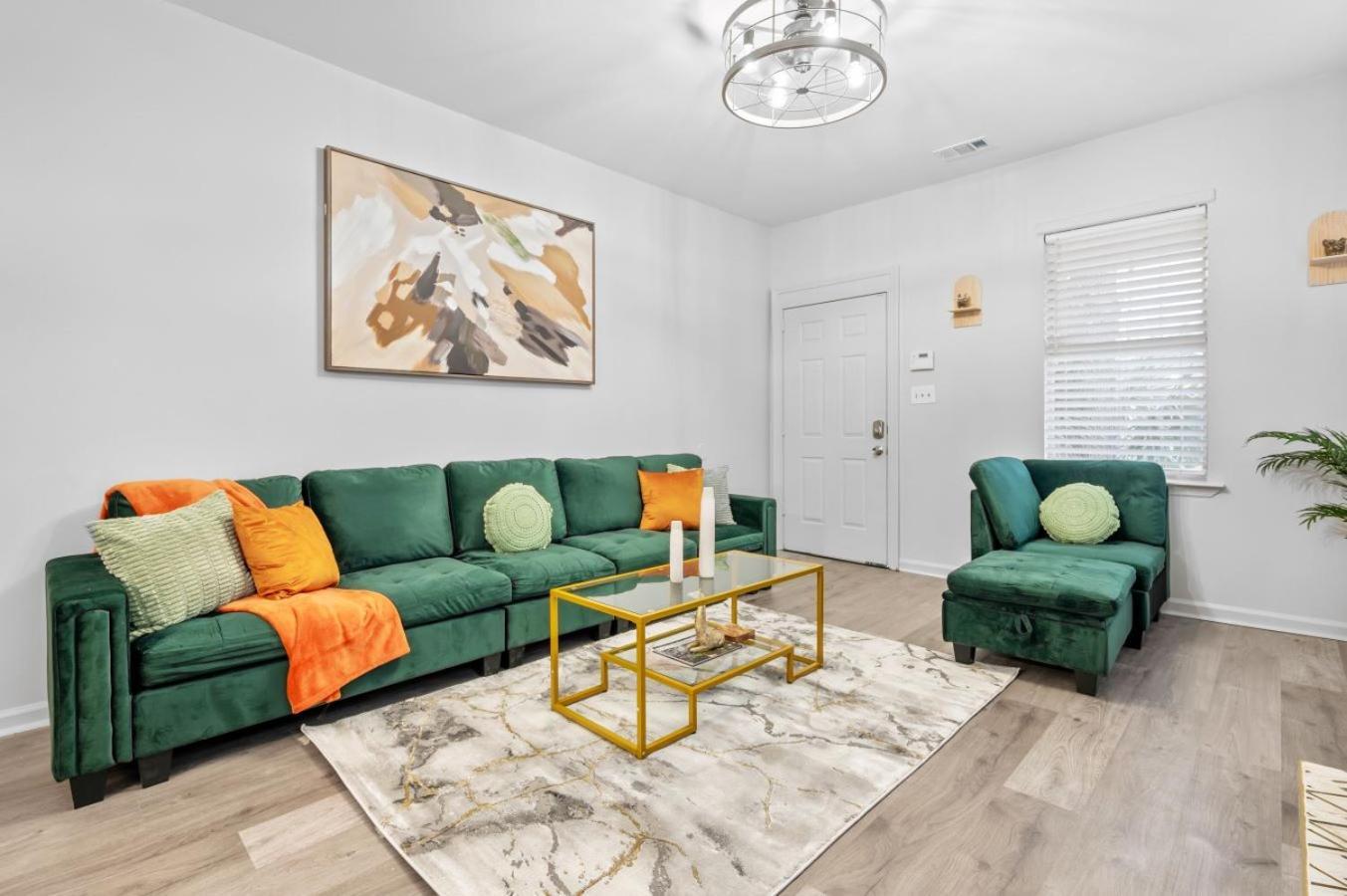 Private Patio - 5 Mins To Forsyth & Dt - Sleeps 10 Holiday home Savannah