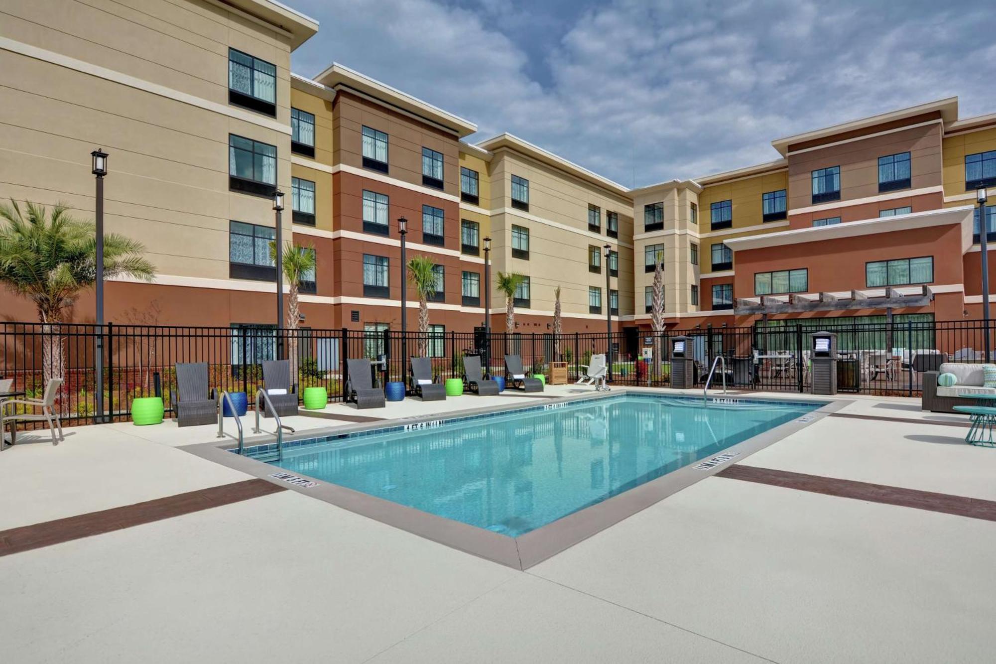 Hotel Homewood By Hilton Airport 3*