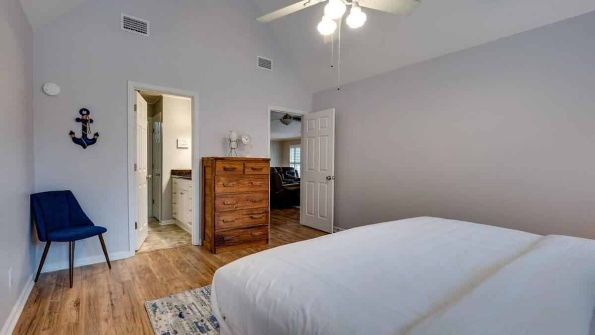 Holiday home Refresh At Rivermist! *