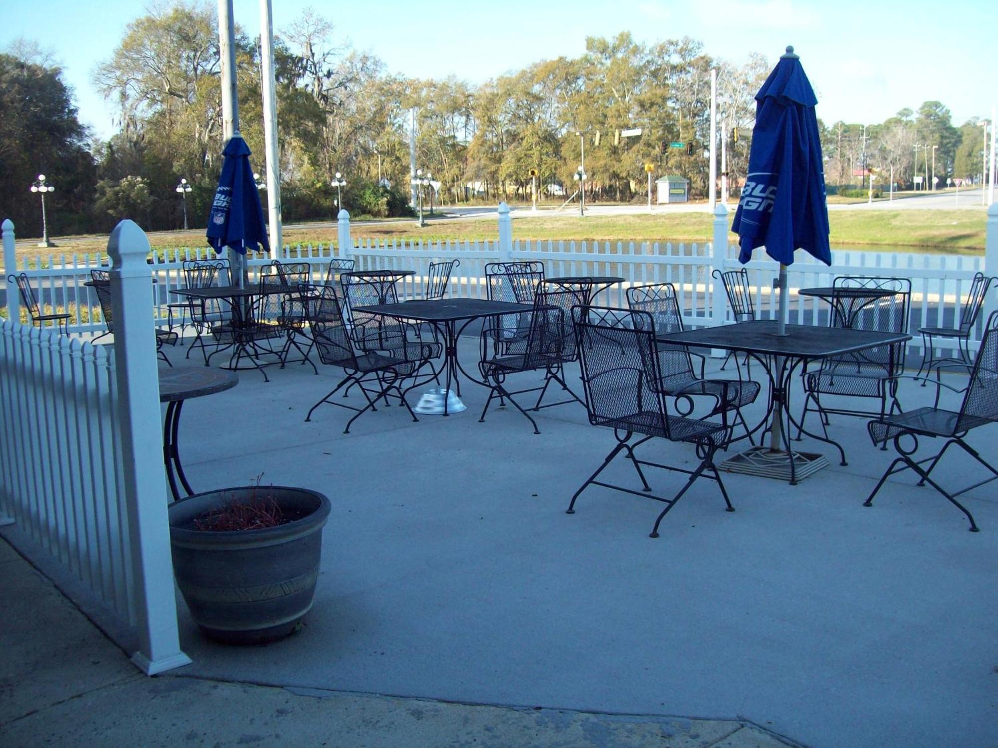Days By Wyndham Airport Hotel