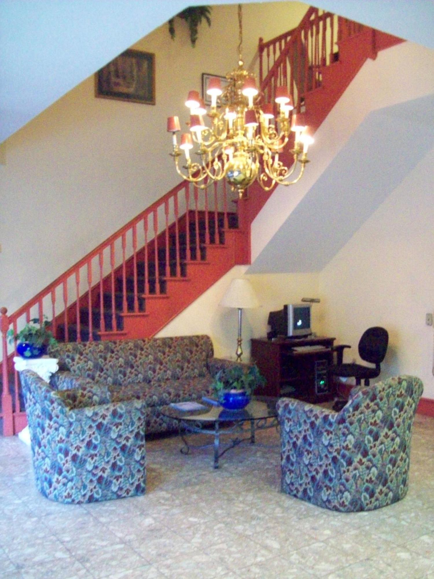 Hotel Days By Wyndham Airport Savannah