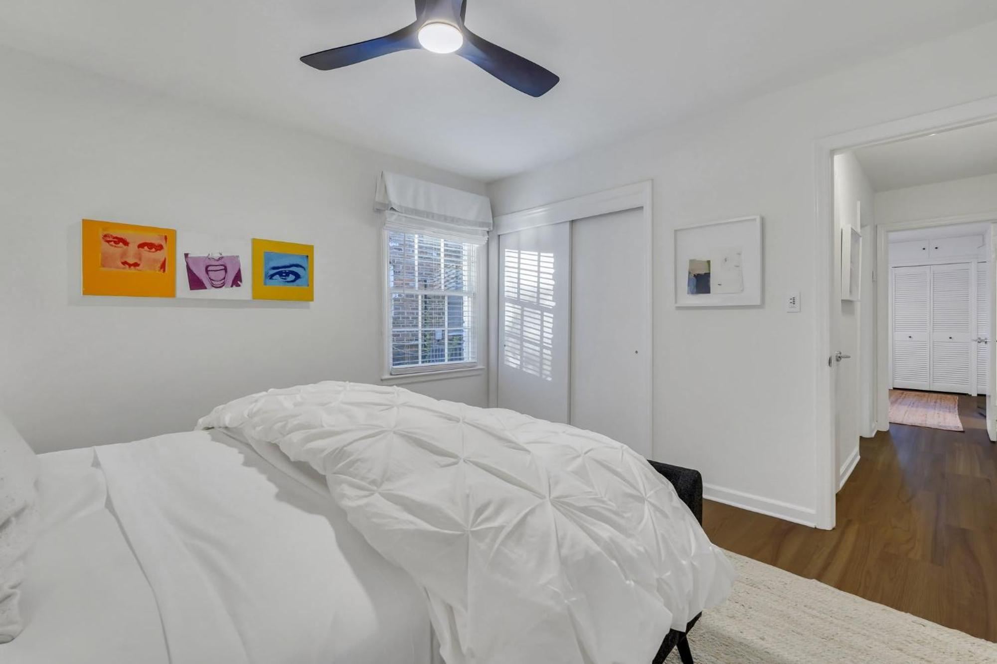 Apartment Spacious Mid-century Art Haven Savannah