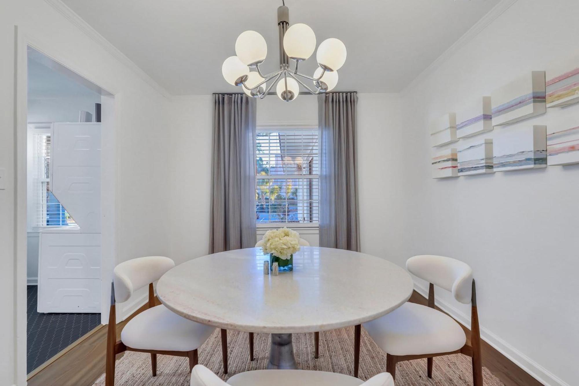 Spacious Mid-century Art Haven Savannah