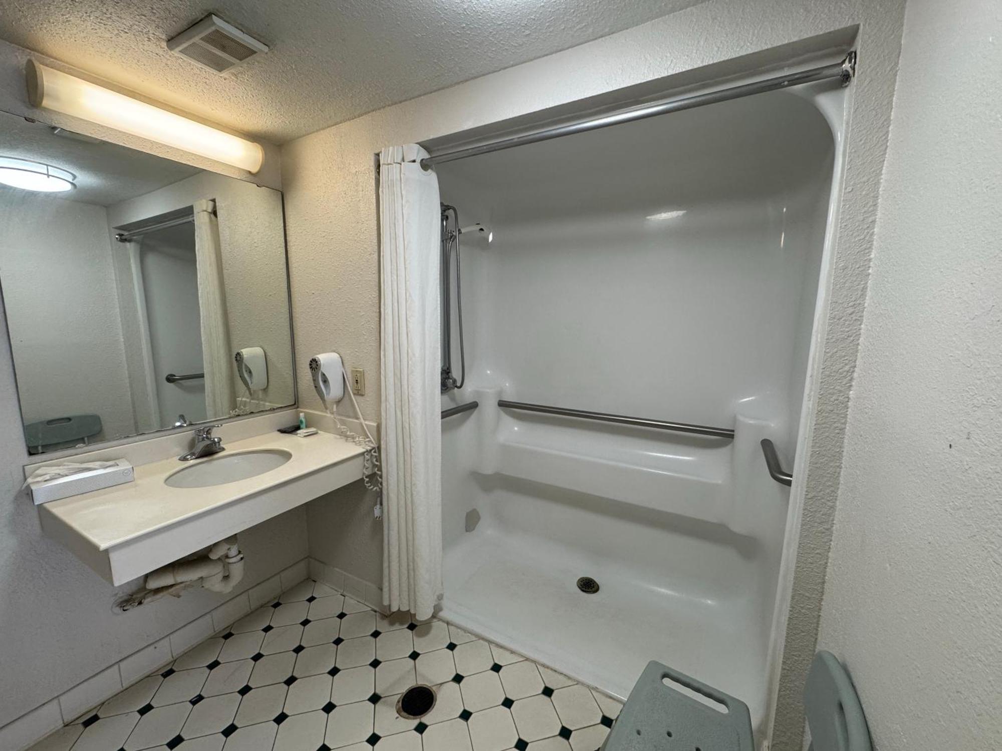 Lodge Super 8 By Wyndham Savannah Savannah