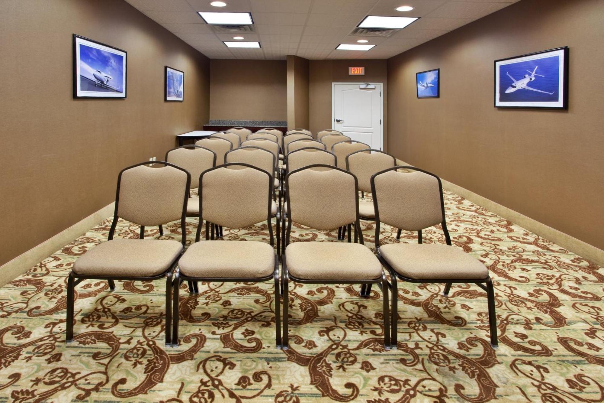 Express Airport By Ihg Hotel Savannah