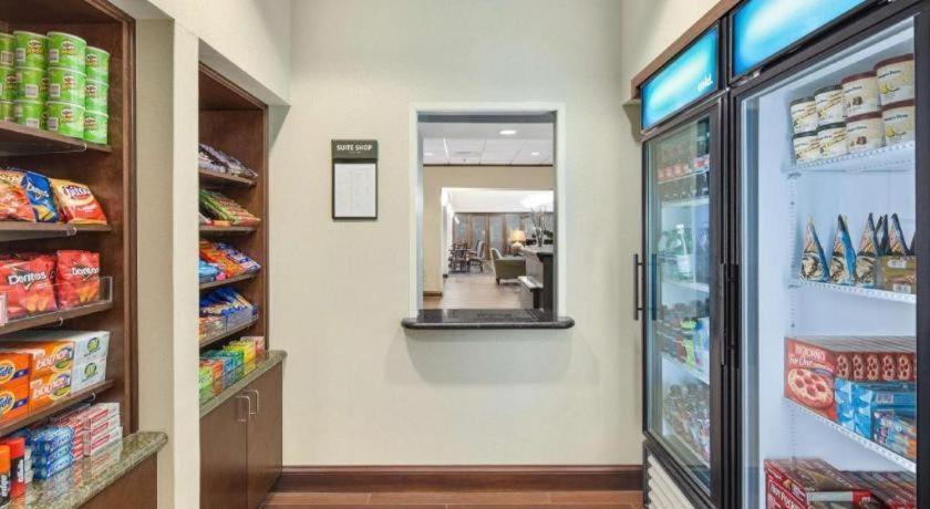 Hampton & Savannah-airport