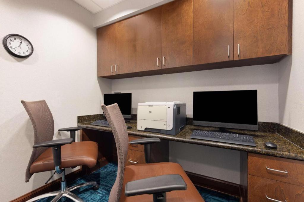 Hampton & Savannah-airport Hotel 2*