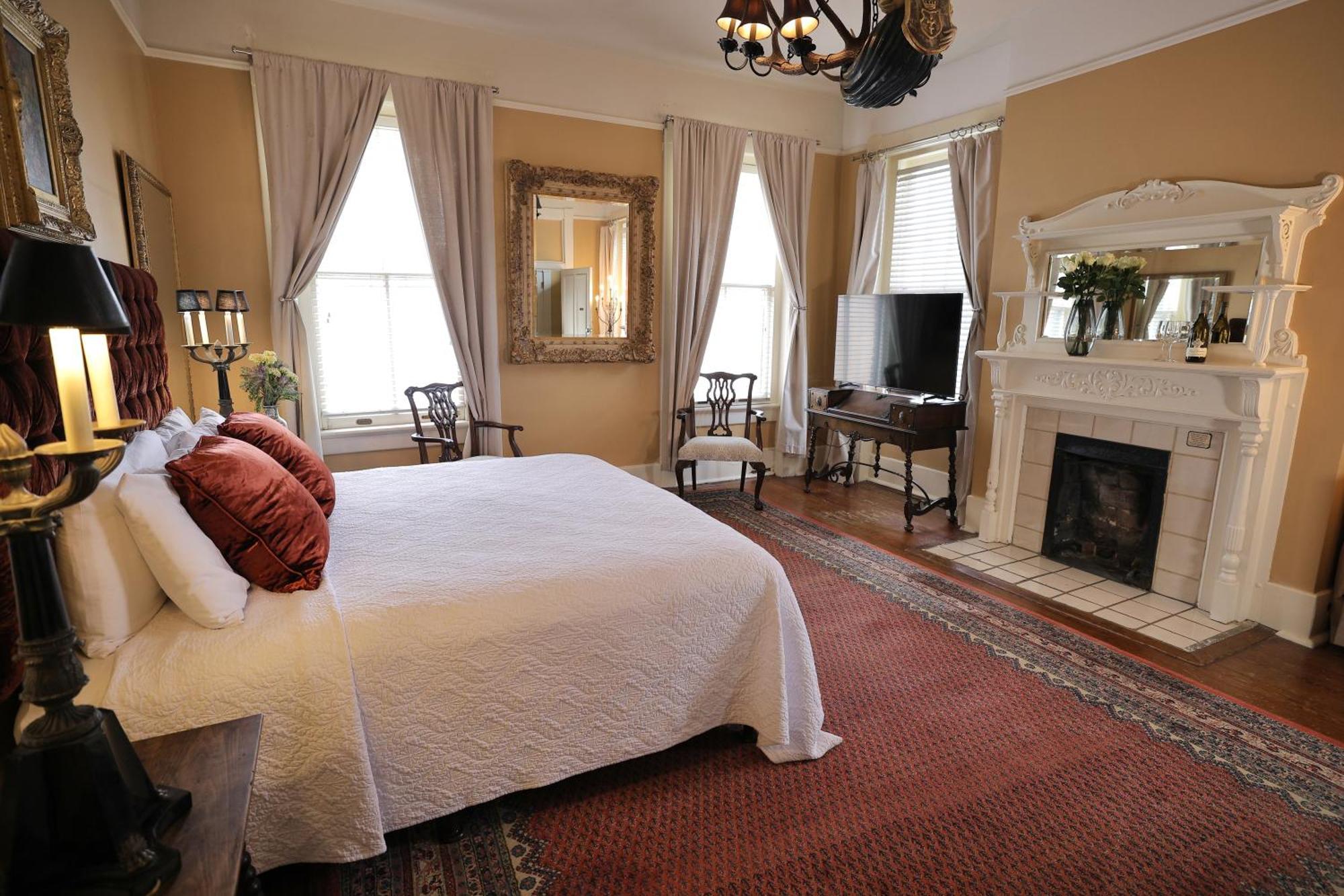 Foley House Bed & Breakfast 4*