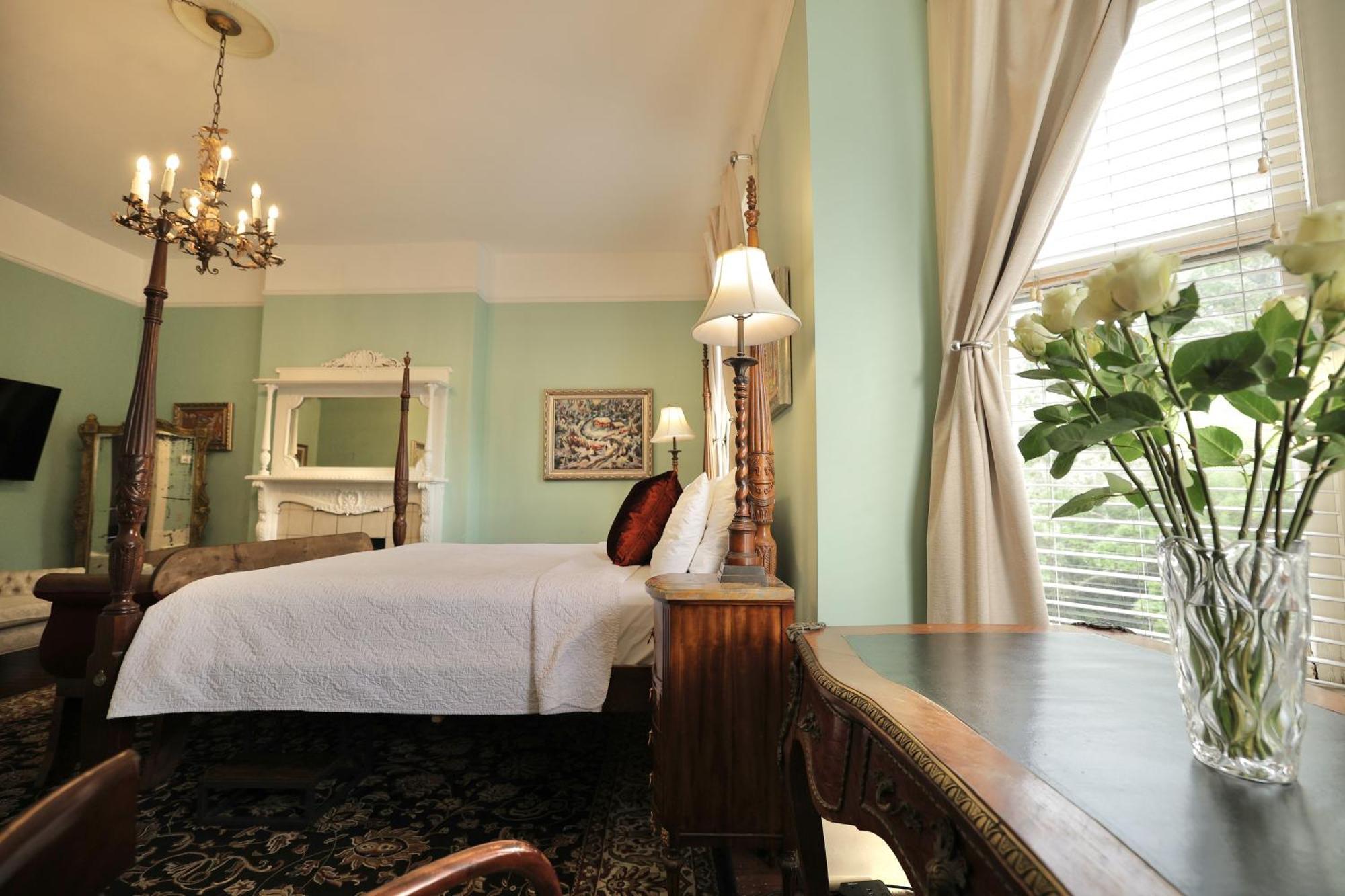 Bed & Breakfast Foley House