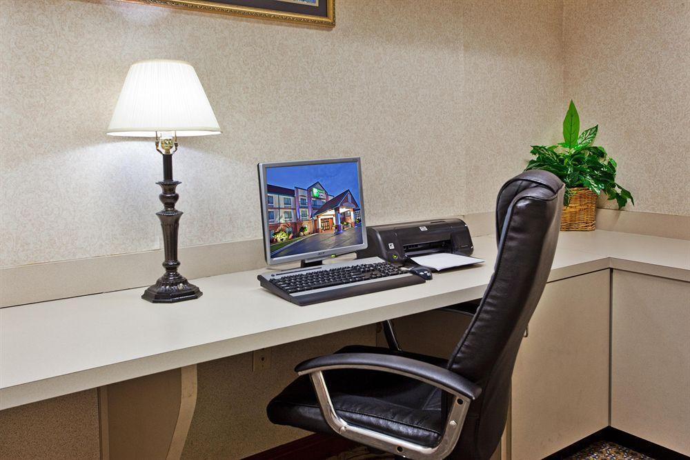 Gateway & Hotel 3*